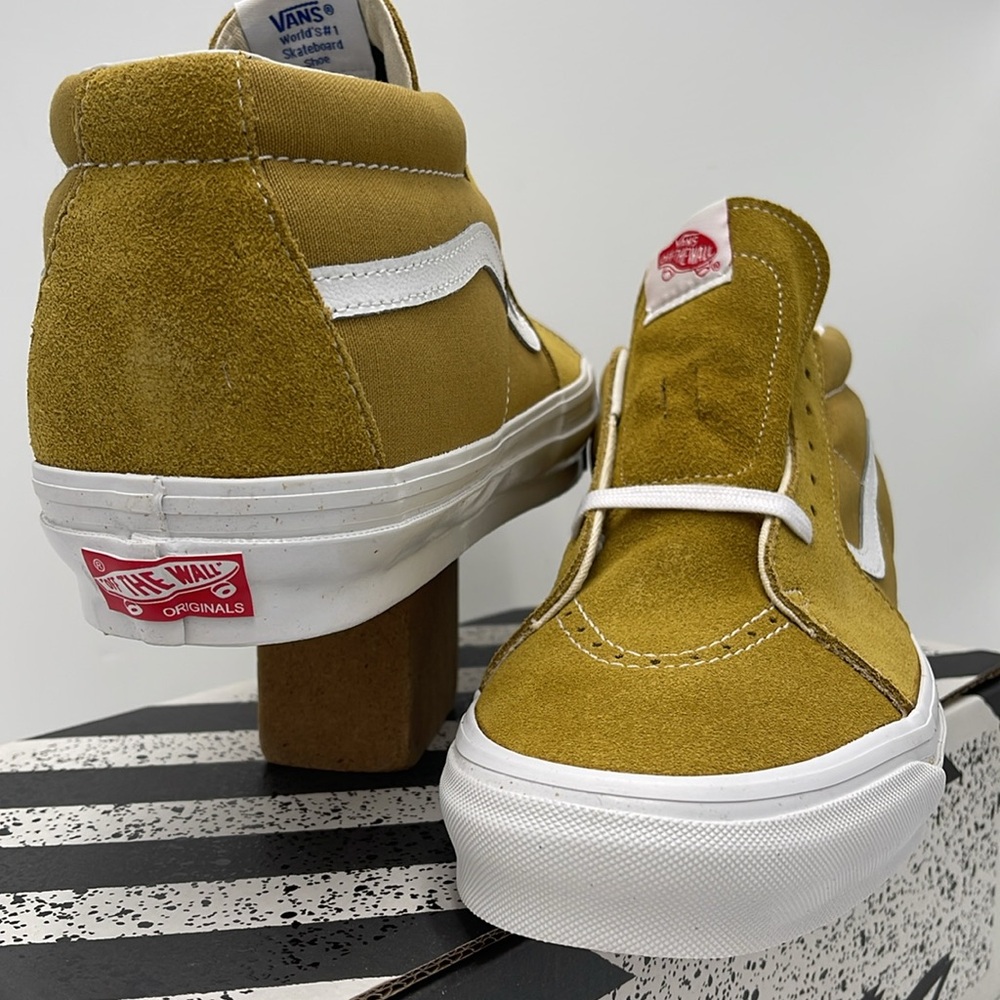 Vans Men’s Mustard High-Top 0g Sk8-Mid Lx
Suede/Canvas Tobacco/White
VN0A4BVCN2X - Picture 8 of 16